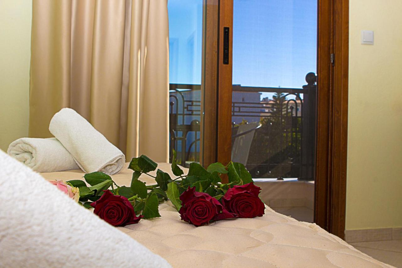 Anthena Studios Skiathos Town Room photo